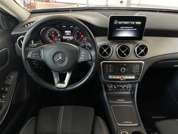 mercedes-benz-vc-gla-x156-200-d-sport-auto-sku90668