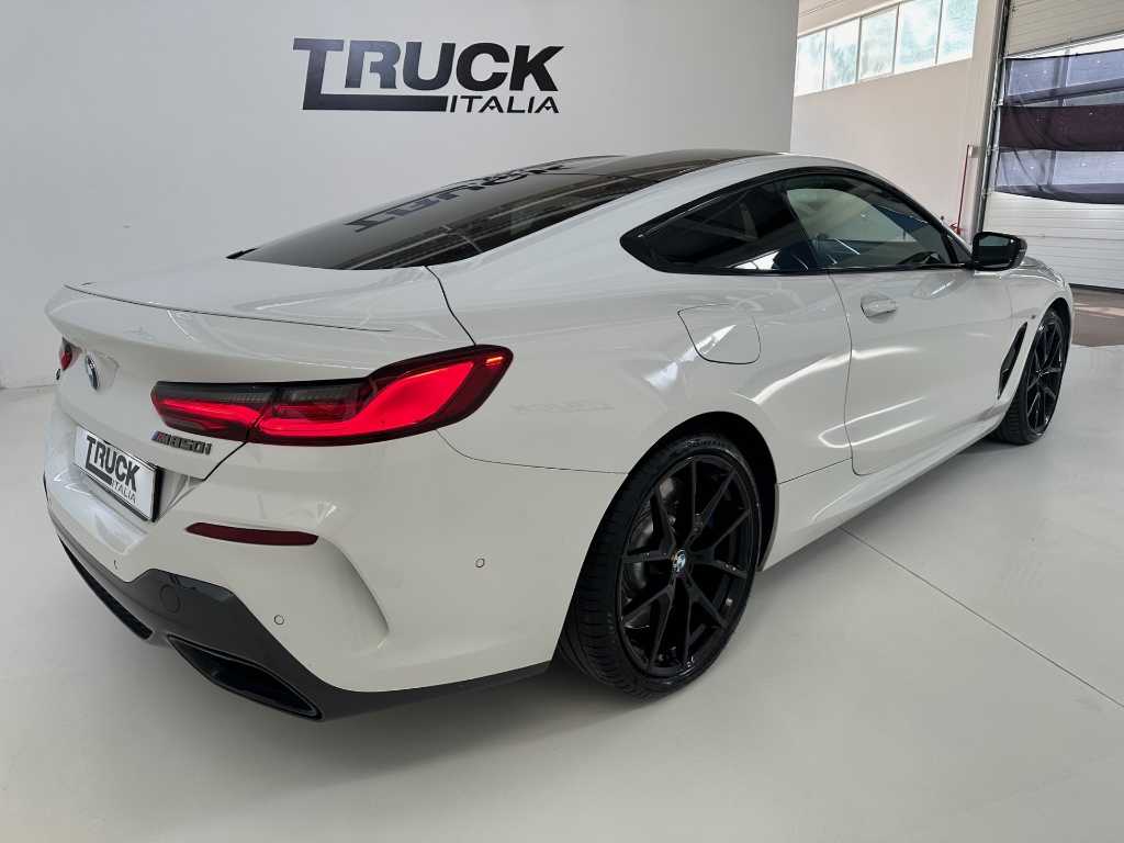bmw-serie-8-g15-2018-m-850i-coupe-xdrive-individual-composition-auto-sku91042