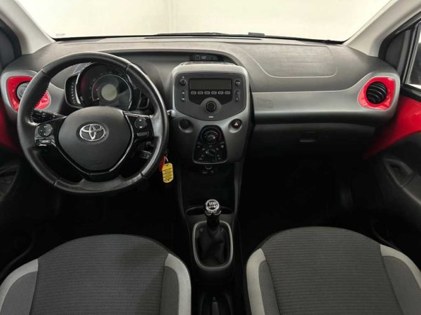 toyota-aygo-ii-2018-5p-10-x-play-72cv-sku91356