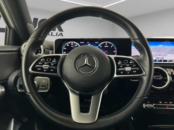 mercedes-benz-vc-classe-a-w177-2018-180-d-sport-light-auto-sku91522