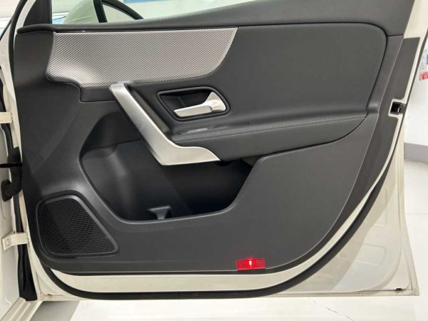 mercedes-benz-vc-classe-a-w177-2018-180-d-sport-light-auto-sku91522
