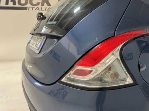 lancia-ypsilon-iii-2021-10-firefly-hybrid-silver-ss-70cv-sku92039